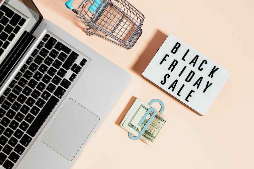 Black Friday: To Shop or Not to Shop, That Is the&nbsp;Bargain!